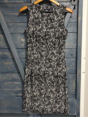 Tommy Hilfiger Black & White Sleeveless Midi Dress Size 2